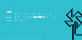 葡萄牙ONI品牌设计！鼠标移动到网页会出现左右箭头提示，很微妙的曲折图形设计。