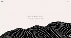 我们将信息转化为人们关心的经验!首页有很酷炫的花纹黑白波浪特效。美国芝加哥HECO设计机构。